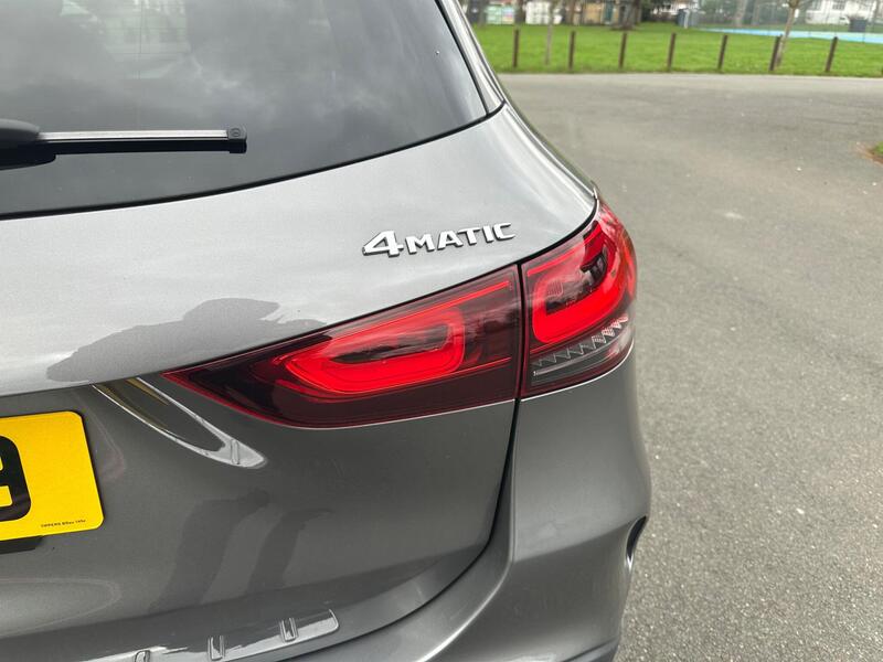 Mercedes-Benz GLA view 6