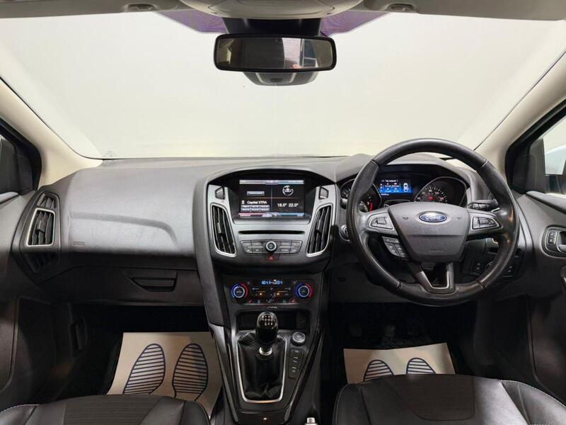 Ford Focus view 4