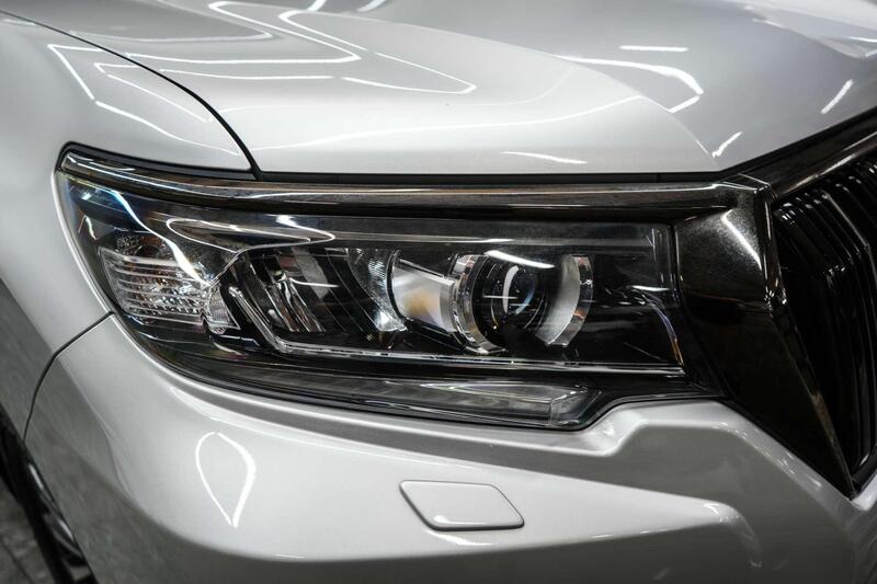 Toyota Land Cruiser view 6