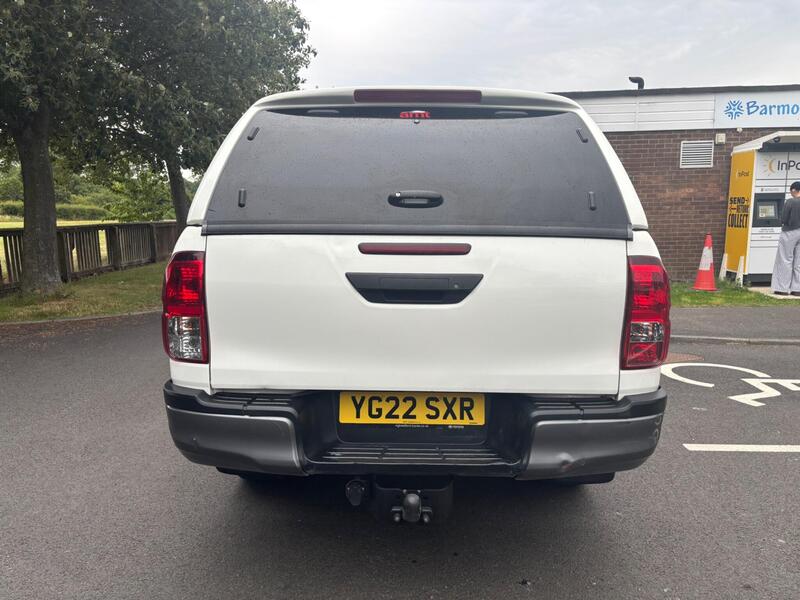 Toyota Hilux view 6