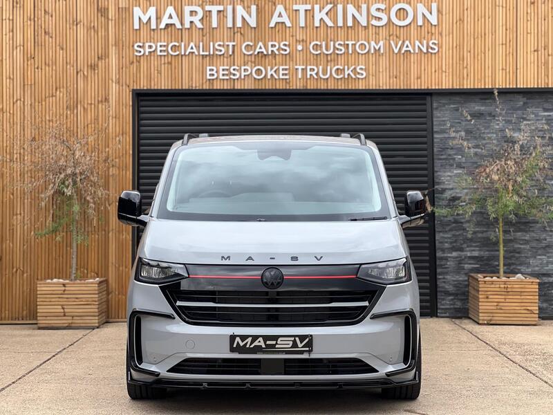 Volkswagen Transporter view 4