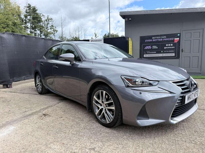 Lexus IS — photo 1