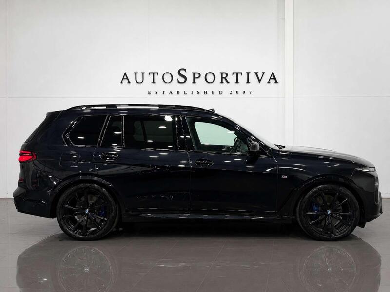 BMW X7 view 3