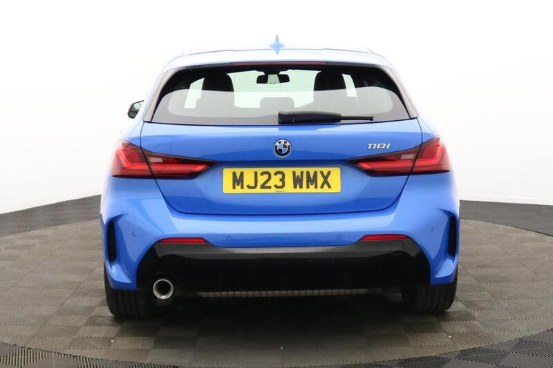 BMW 1 Series view 5
