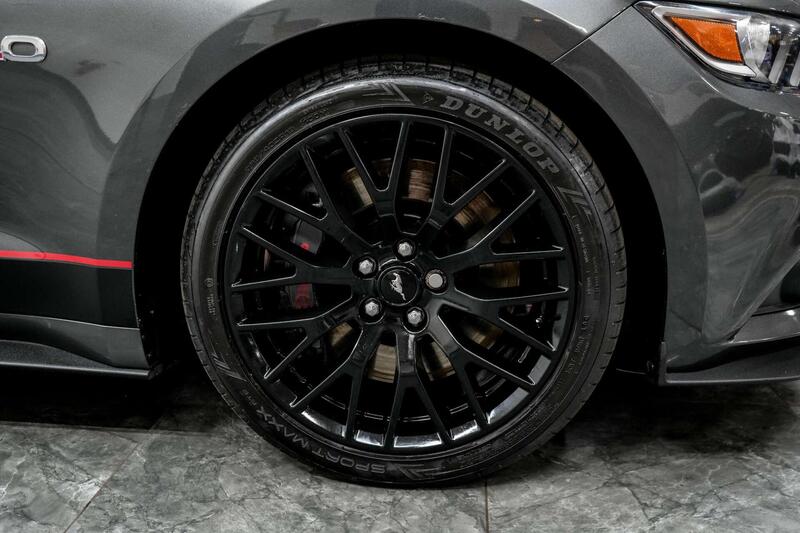 Ford Mustang view 7