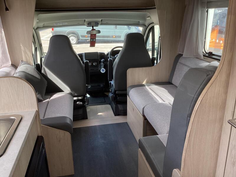Auto-Trail Expedition C72 — image 5