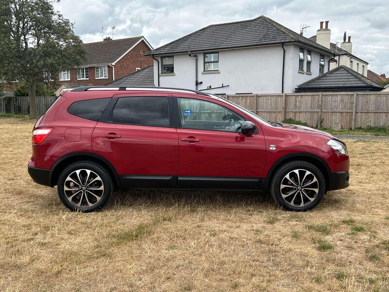 Nissan Qashqai+2 view 4