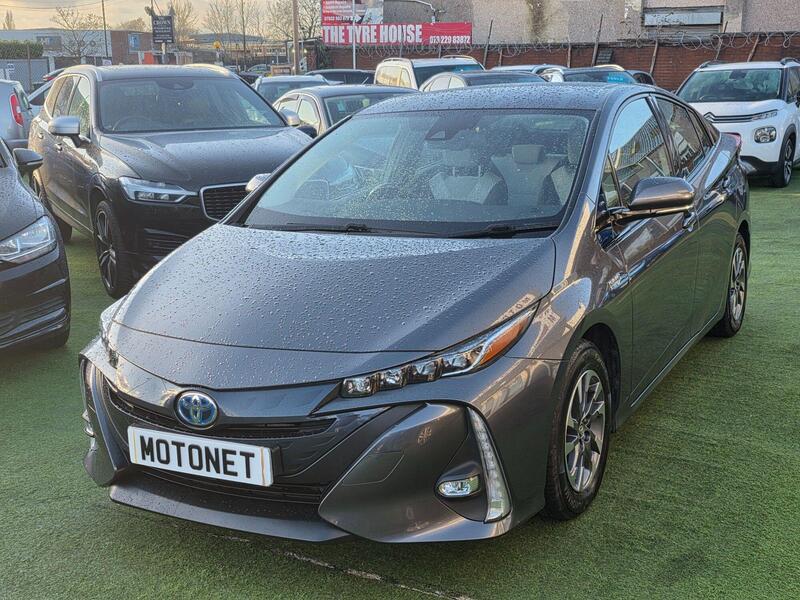 Toyota Prius view 5