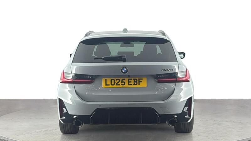 BMW 3 Series view 5