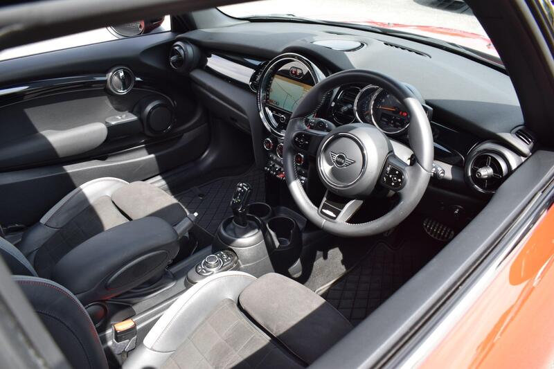 Mini Hatch view 3