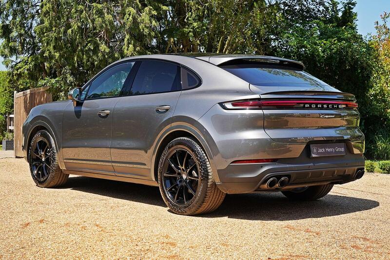 Porsche Cayenne view 3