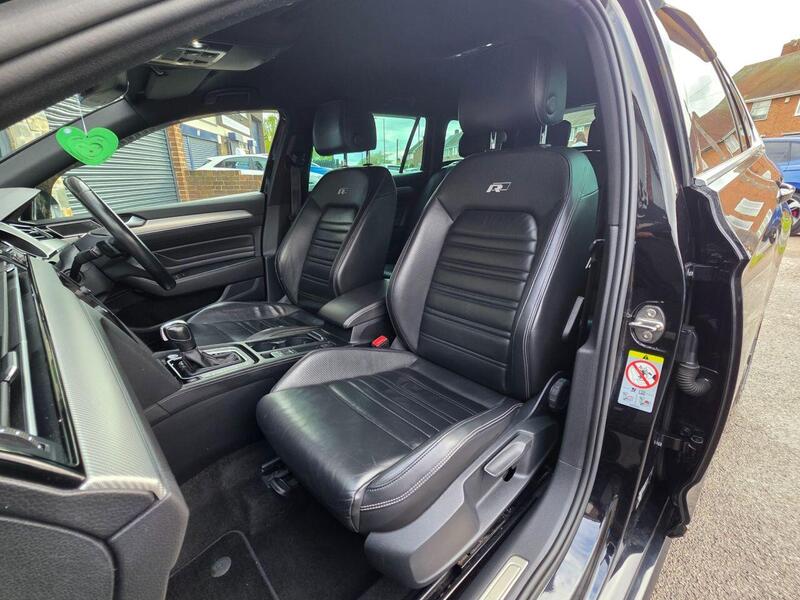 Volkswagen Passat view 3