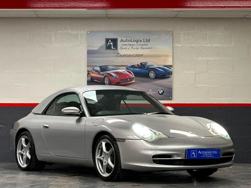 Porsche 911 view 6