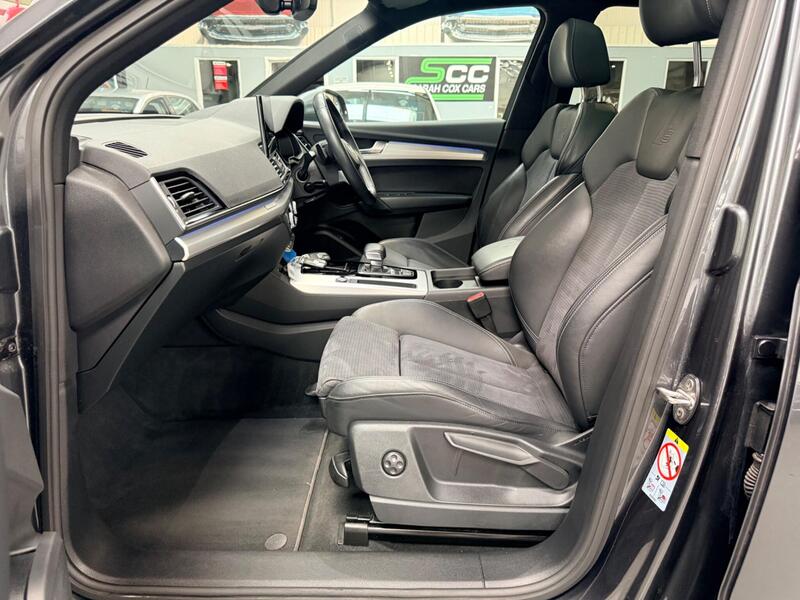 Audi Q5 view 4