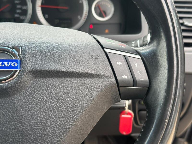 Volvo XC90 view 25