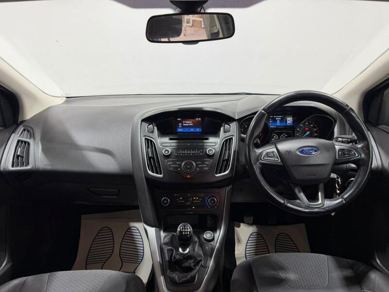 Ford Focus view 4