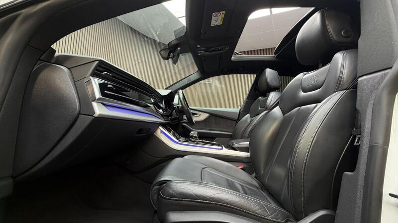 Audi Audi Q8 view 3