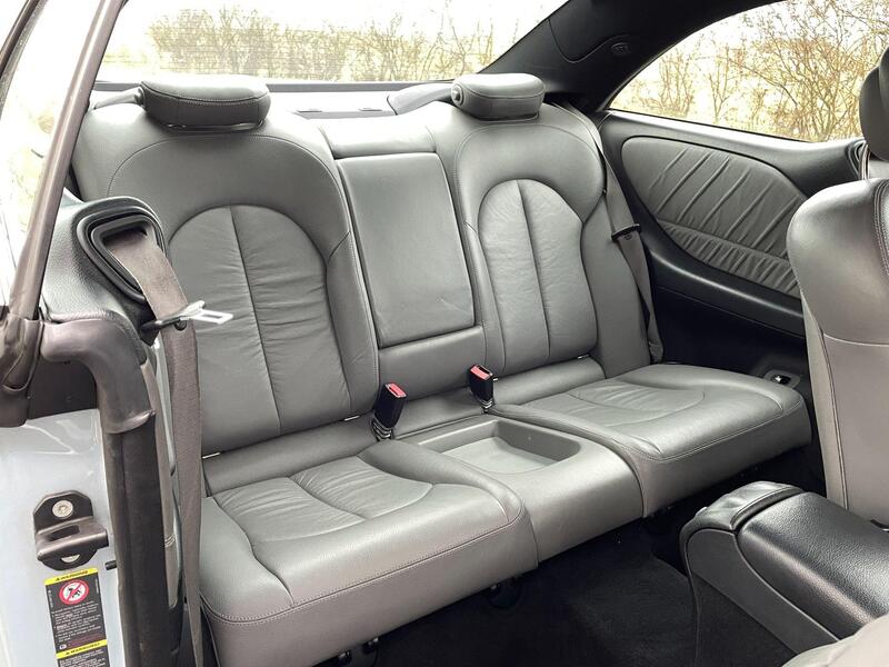 Mercedes-Benz CLK view 9