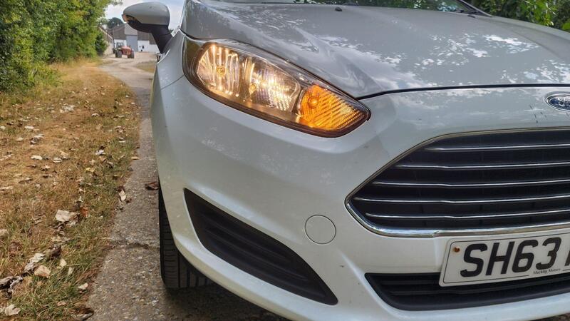 2013 Ford Fiesta — photo 17