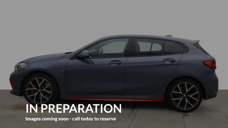 BMW 1 Series view 6