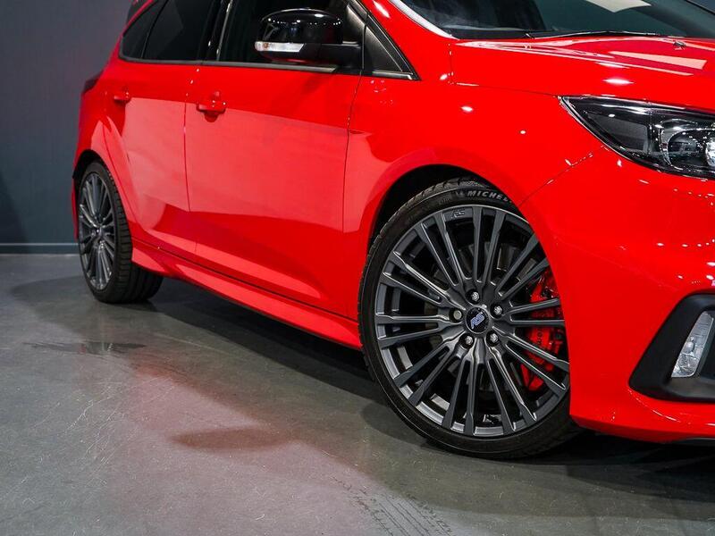 Ford Focus view 2