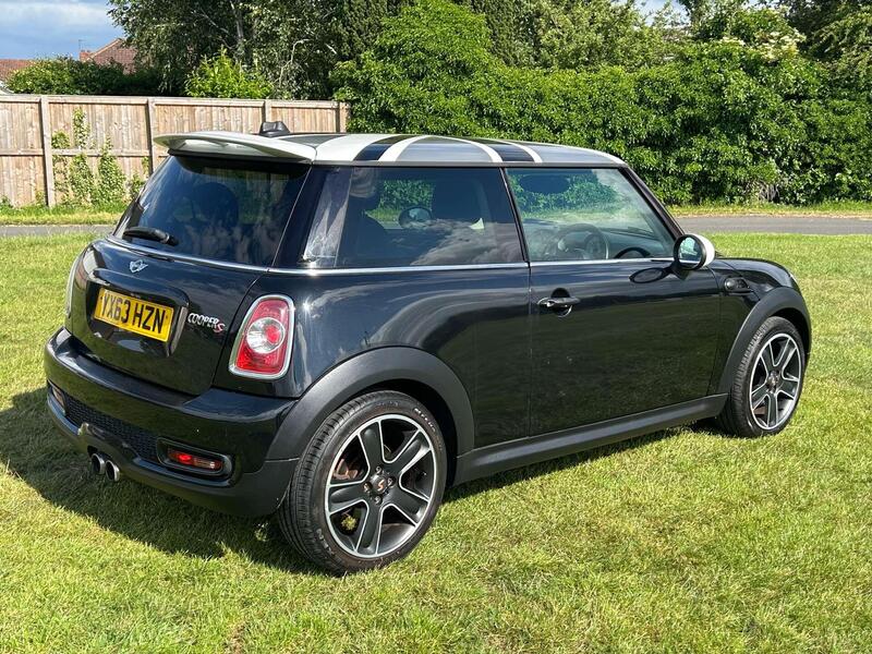 Mini Hatch view 5