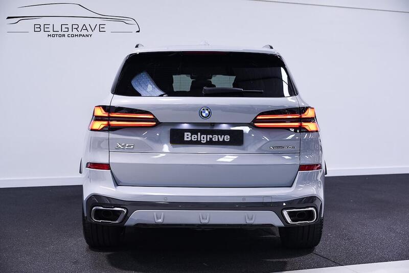 BMW X5 view 5
