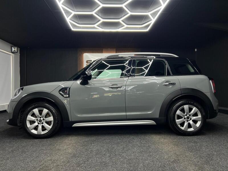 Mini Countryman view 4