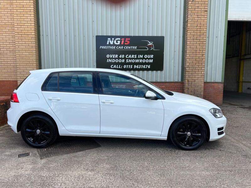Volkswagen Golf view 4
