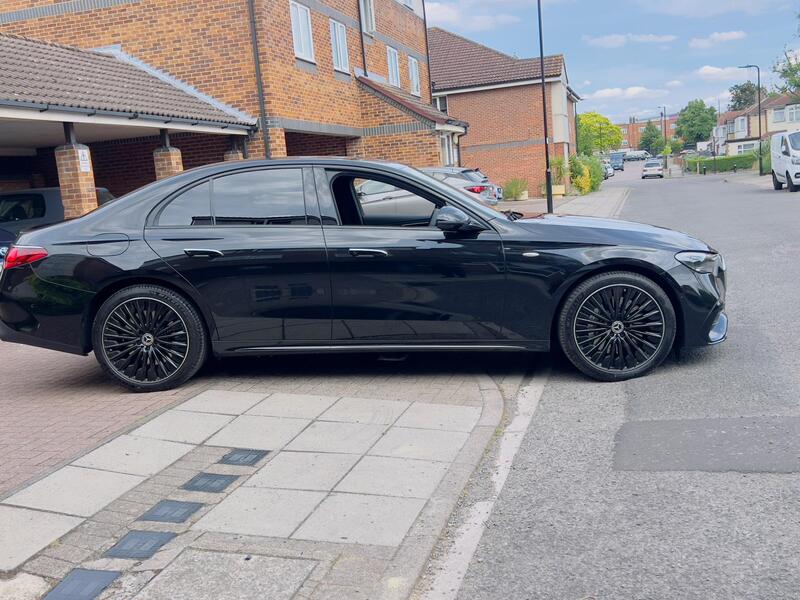 Mercedes-Benz E Class view 25