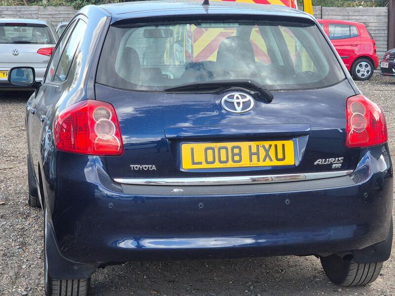 Toyota Auris view 6
