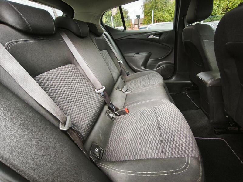Vauxhall Astra view 6