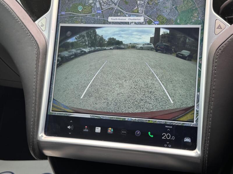 Tesla Model S view 3