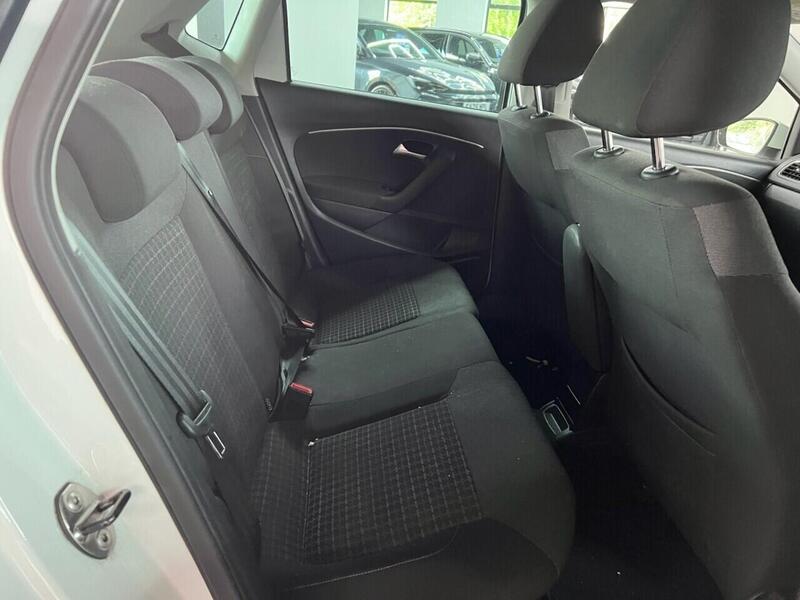 Volkswagen Polo view 3