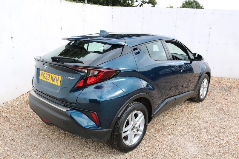 Toyota C-HR view 7