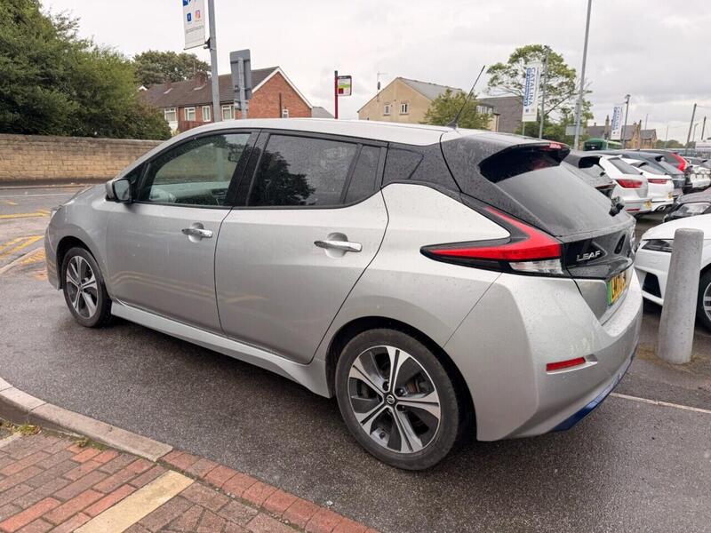 Nissan Leaf view 7