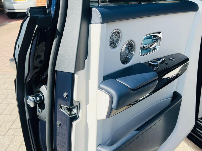 Rolls-Royce Phantom view 19