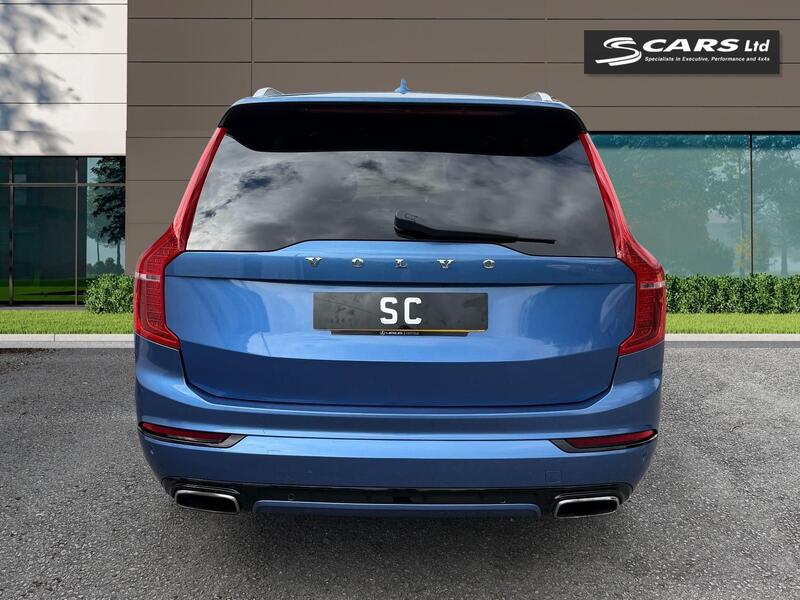 Volvo XC90 view 3