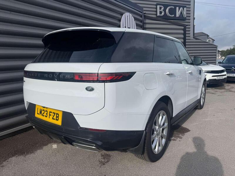 Land Rover Range Rover Sport view 3