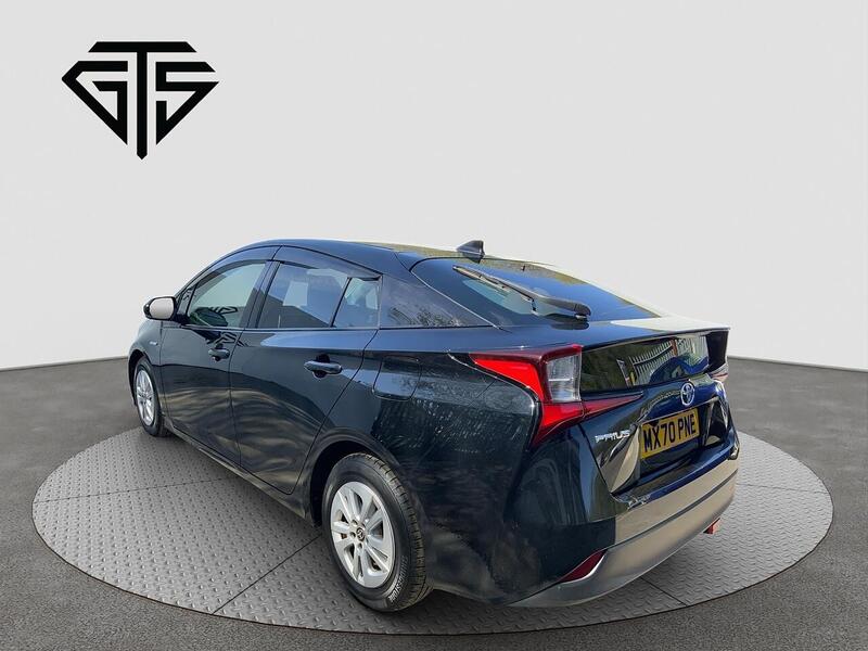 Toyota Prius view 5