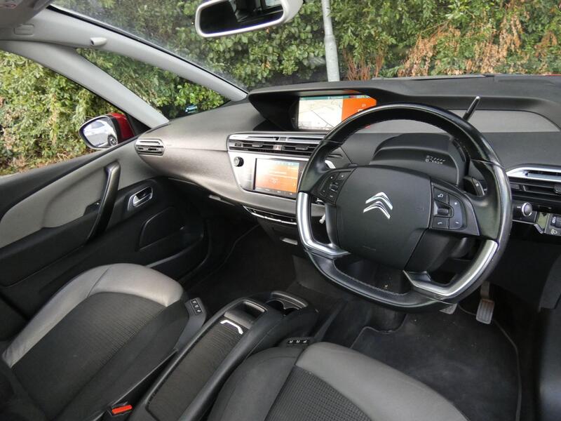 Citroen Grand C4 Picasso view 2