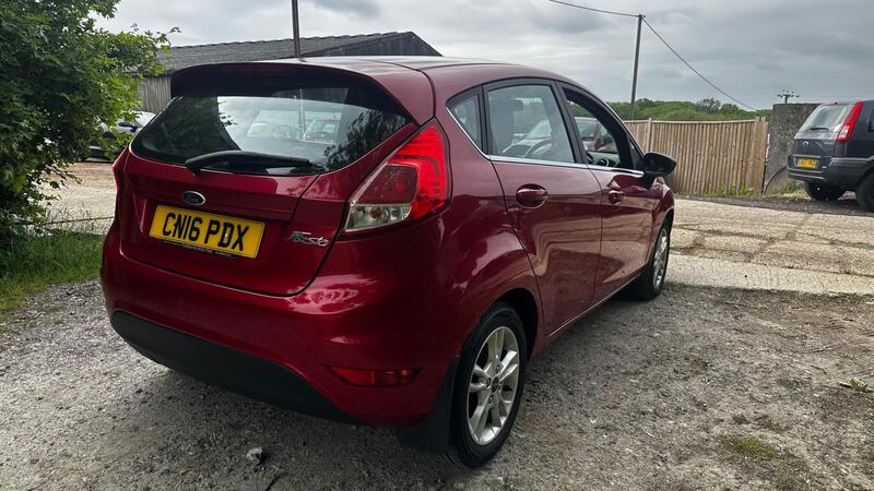 2016 Ford Fiesta — photo 4