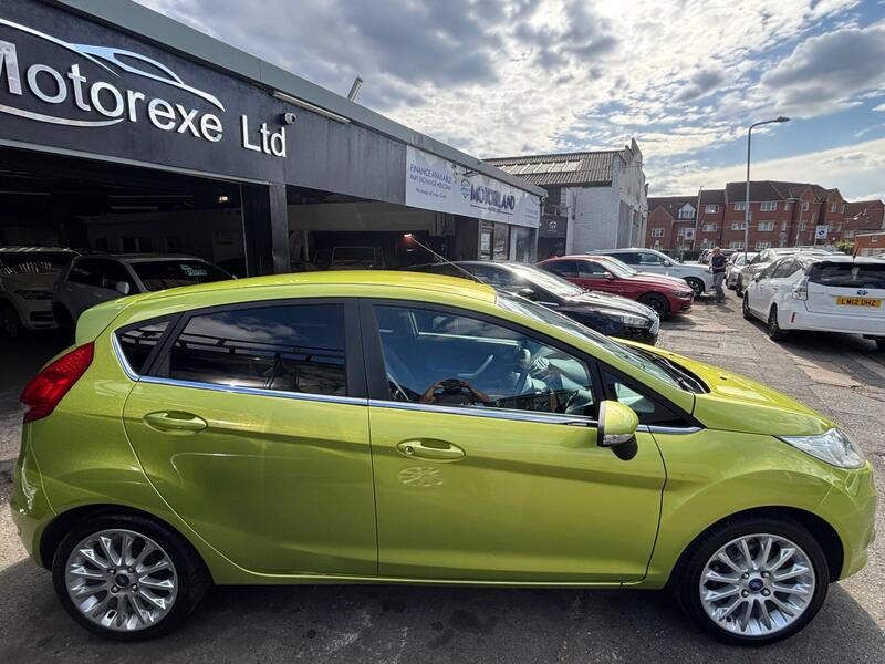 Ford Fiesta view 5