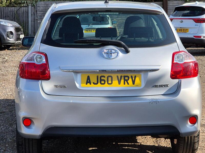 Toyota Auris view 5