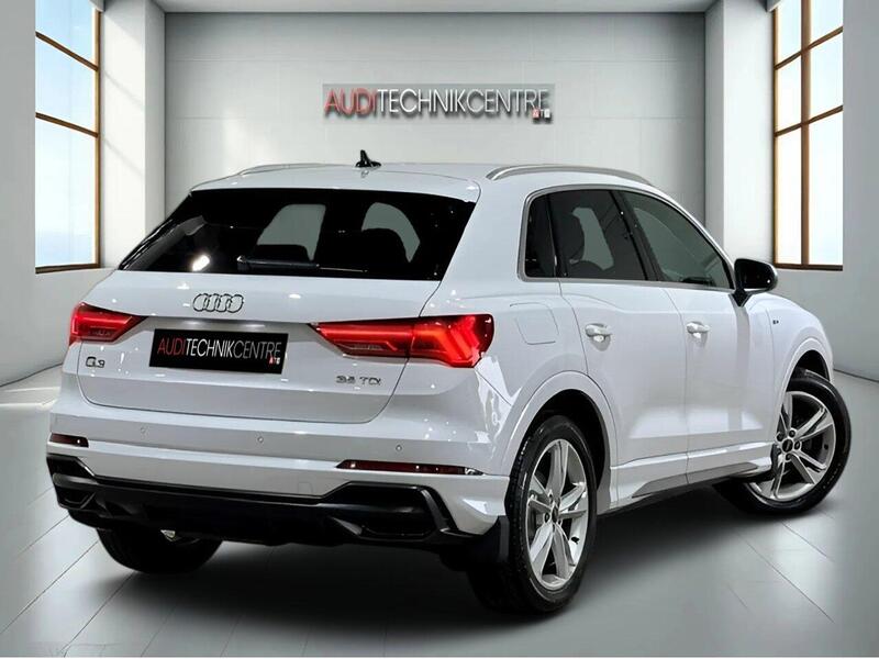 Audi Q3 view 5