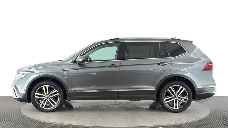 Volkswagen Tiguan Allspace view 7