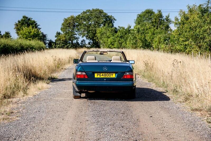Mercedes-Benz E-Class view 4