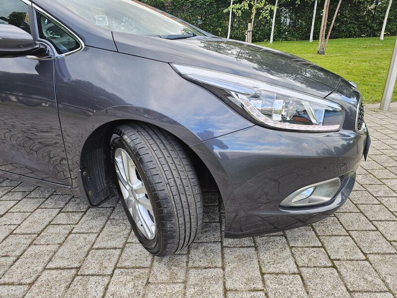 Kia Ceed view 3