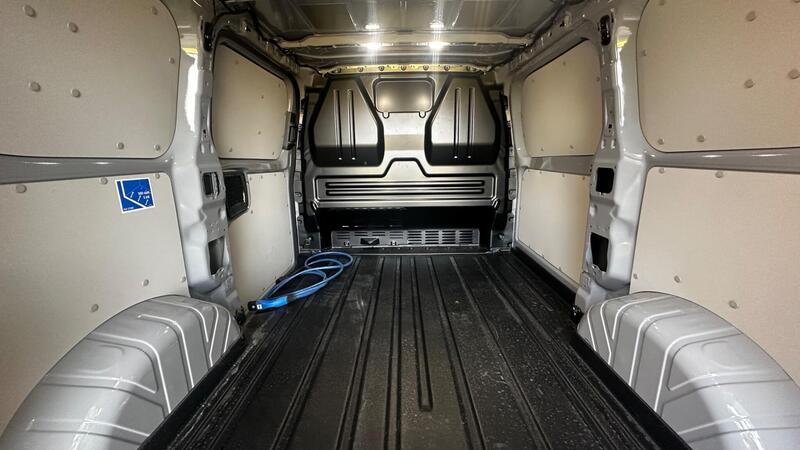 2025 Ford E-Transit Custom — photo 26