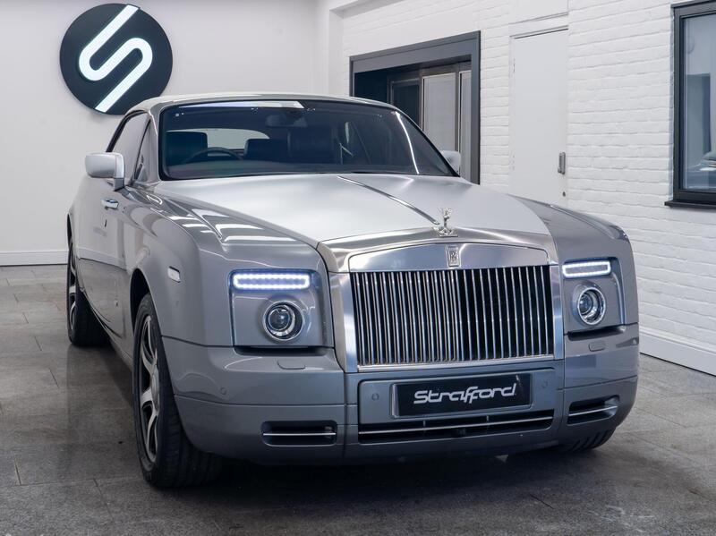 Rolls-Royce Phantom view 4